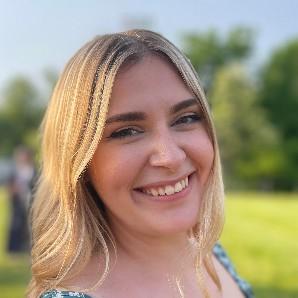 Helena C., Server